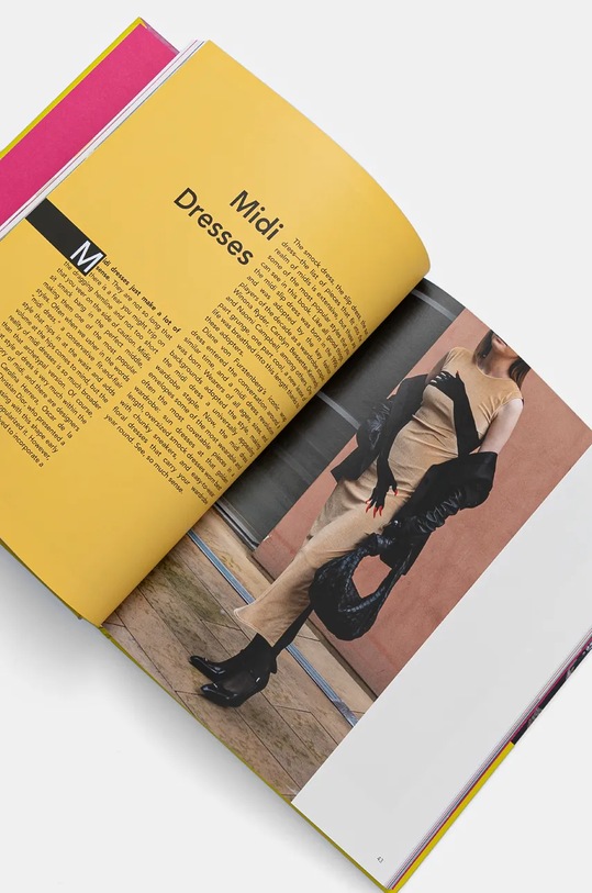 Kniha home & lifestyle Its All About Dresses by Suzanne Middlemass, English ružová 9783961715091