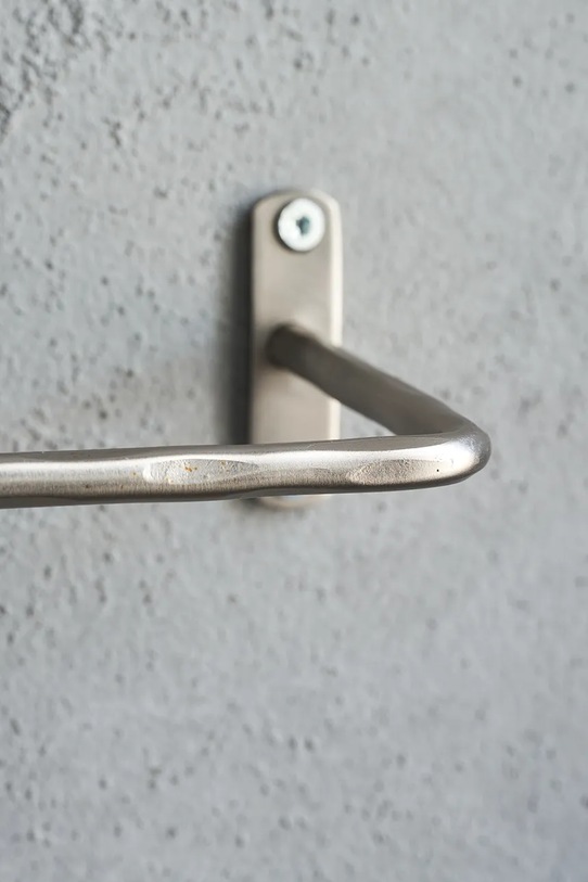 Fürdőszoba House Doctor törölközőtartó HDWelo 61,5 cm 205345014 szürke