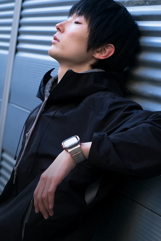 Lifestyle Προστατευτική θήκη για ρολόι Skinarma Atom Apple Watch 46 mm SK.WC46.ATOM.SMOKE μαύρο