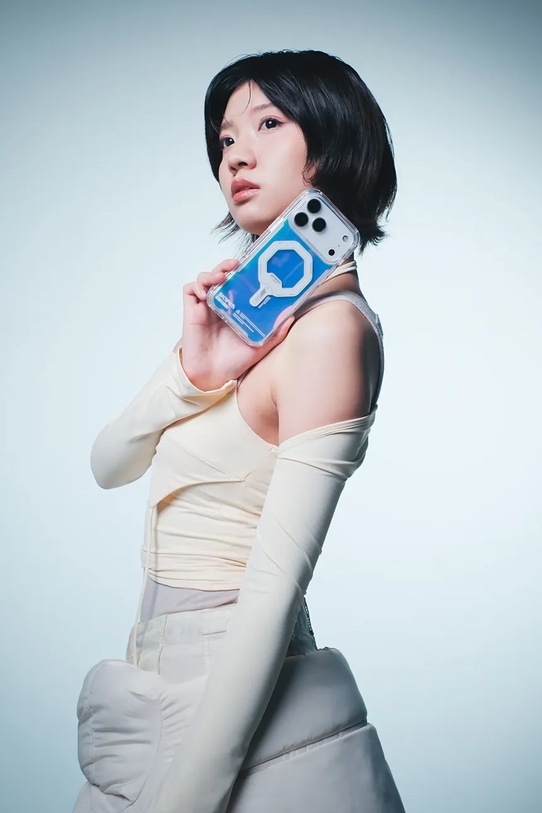 Skinarma etui na telefon z wbudowanym pierścieniem magnetycznym Myst iPhone 17 Pro Max SK.2025PP6.9.MYST.HOL multicolor