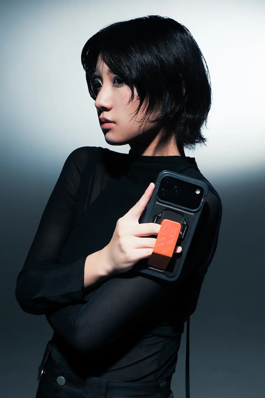 Θήκη για τηλέφωνο με ενσωματωμένο μαγνητικό δακτύλιο Skinarma Phantom iPhone 17 Pro SK.2025PP6.3.PHTM.GRN πολύχρωμο