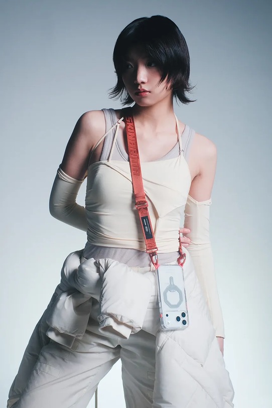 Skinarma etui na telefon z wbudowanym pierścieniem magnetycznym Saido iPhone 17 Pro SK.2025PP6.3.SDOMS.CLR transparentny