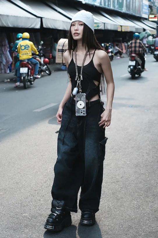 Universal λουρί για τηλέφωνο Skinarma 2w1 Dyno Ve USB-C/USB-C κόκκινο SK.DYVE.CBLCC.RED