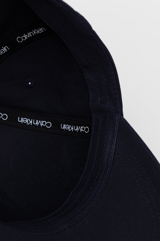 Čepice Calvin Klein námořnická modř K50K506087.NOS