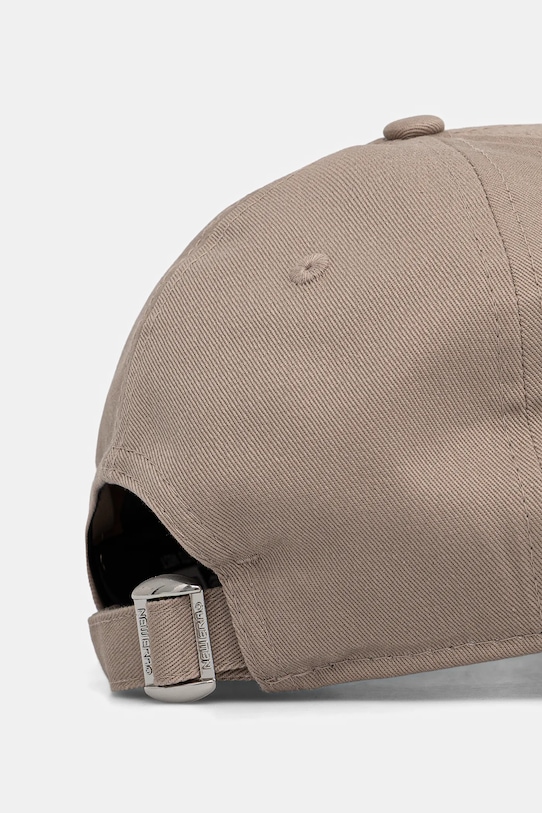 Akcesoria New Era czapka z daszkiem bawełniana OUTLINE 9FORTY® 60675524 beżowy