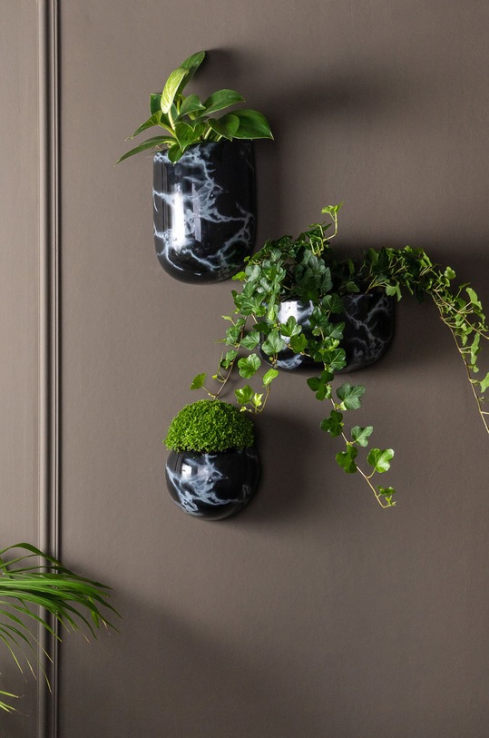 Present Time doniczka ścienna czarny PT3738BK