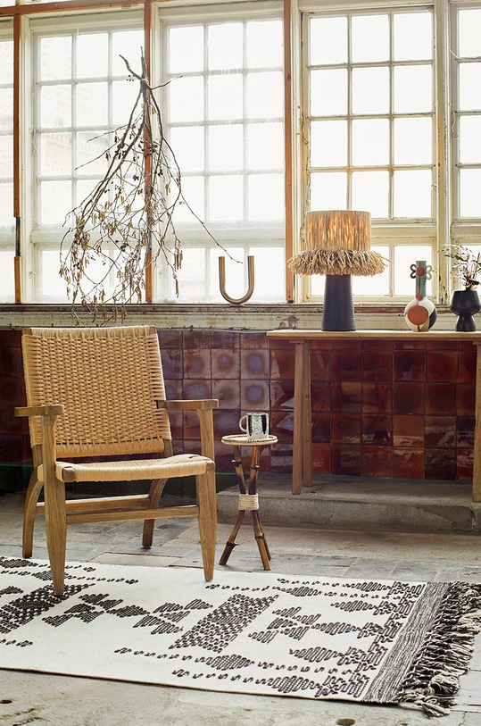 Salon i sypialnia Madam Stoltz wazon dekoracyjny YT20G565 multicolor