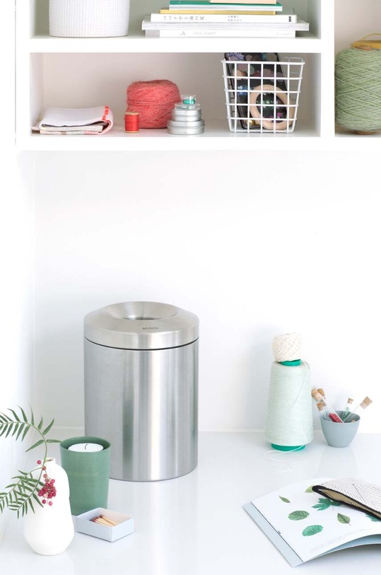 Brabantia kosz na śmieci samogaszący Matt Stell 7 L szary 378942