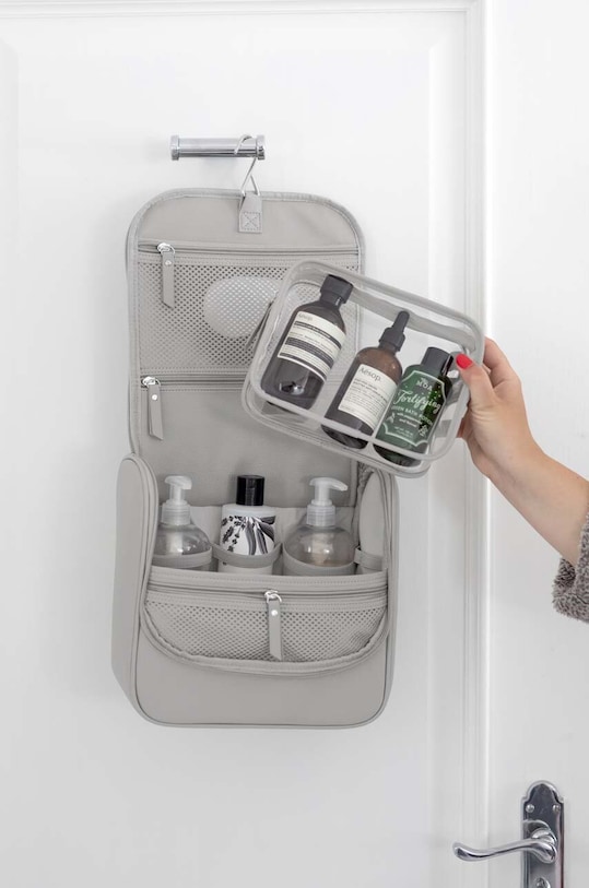 Cestovná kozmetická taštička Stackers sivá 75774