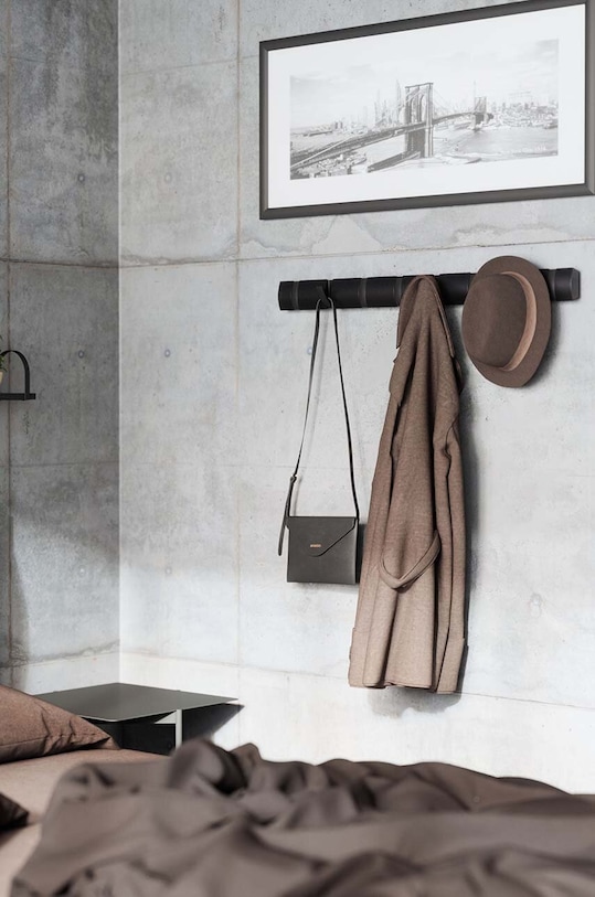 Umbra Cuier negru 318858.040