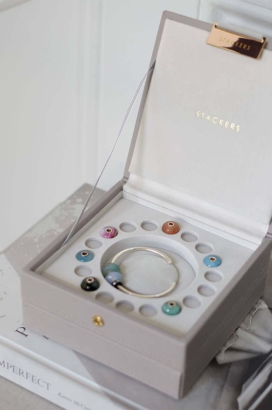 Obývacia izba a spálňa Krabička na náramky a prívesky Stackers 73889 béžová