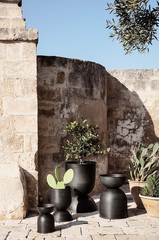 ferm LIVING vaso Hourglass Pot M 100130629 nero