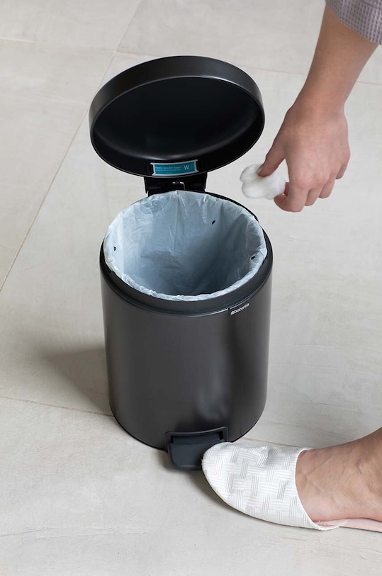 Koš za smeće Brabantia NewIcon 5L 233463 siva