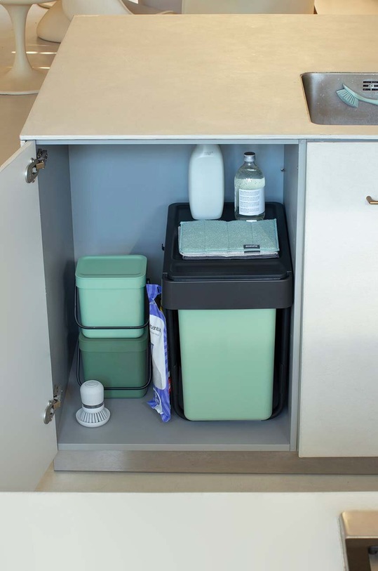 Kanta za otpatke na izvlačenje za kuhinjski ormarić Brabantia Sort&Go 2x15L 232503 siva