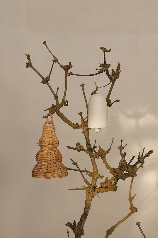 Lifestyle Vánoční dekorace ferm LIVING Bell Ceramic Ornaments 2-pack 1104264592 bílá