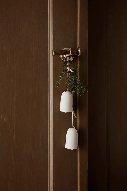 ferm LIVING dekoracja świąteczna Bell Ceramic Ornaments 2-pack 1104264592 biały