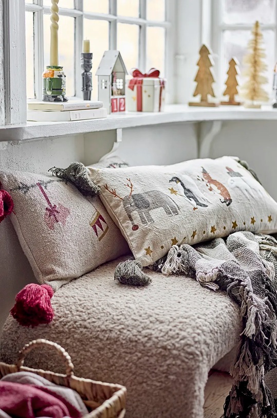 Salon i sypialnia Bloomingville poduszka ozdobna Valentin 60x30 cm 82062314 zielony