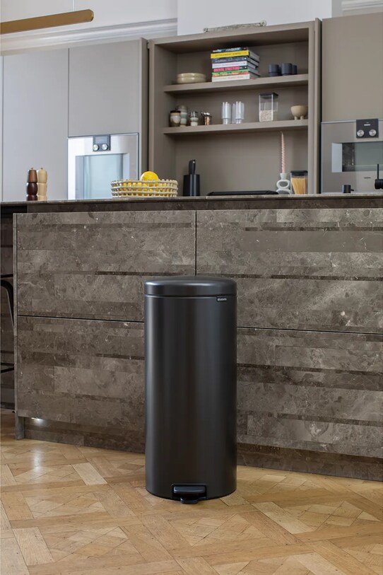 Brabantia kosz na śmieci NewIcon 30 L czarny 233524