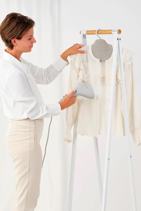 Obývacia izba a spálňa Stojan na naparovanie oblečenia Brabantia Steaming Clothes Hanger 231803 sivá