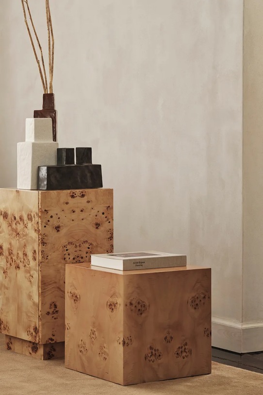 Stůl ferm LIVING Burl Cube Side Table béžová 1104270162