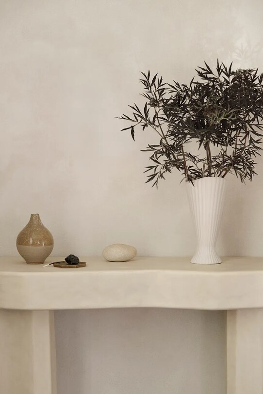 Obývacia izba a spálňa Dekoratívna váza ferm LIVING Fountain 1104269917 biela