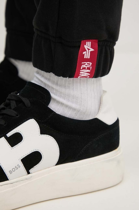 Alpha Industries spodnie dresowe Basic Jogger 116051.03 czarny