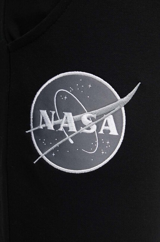 Alpha Industries pantaloni de trening NASA Cargo Sweat Jogger negru 118369.03