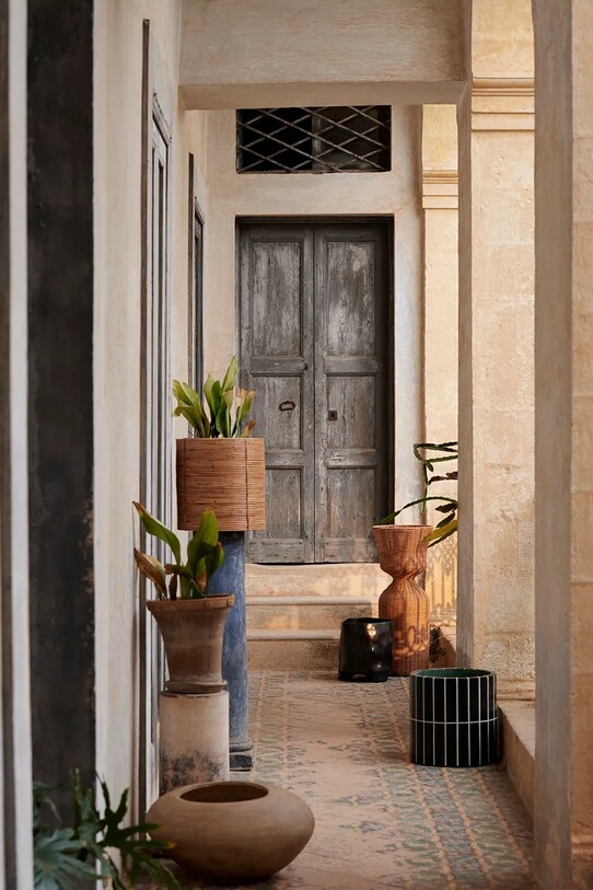 Kvetináč ferm LIVING Esca Pot M čierna 1104265645