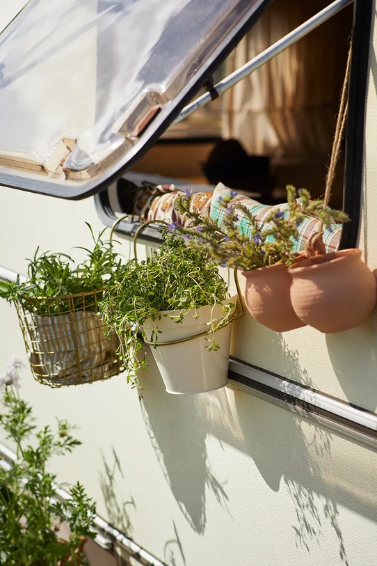 Madam Stoltz osłonka na doniczkę wisząca 24 x 12 x 13,5 cm pomarańczowy 29908NA