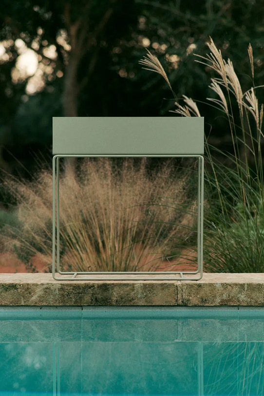 ferm LIVING doniczka ze stelażem Plant Box 65 x 60 cm 1104271240 zielony AA00