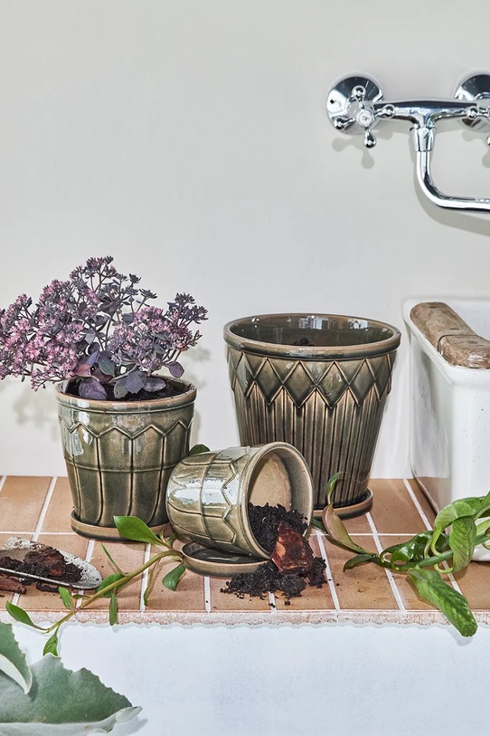 Salon i sypialnia House Doctor zestaw doniczek z podstawką z ceramiki 900001110 zielony