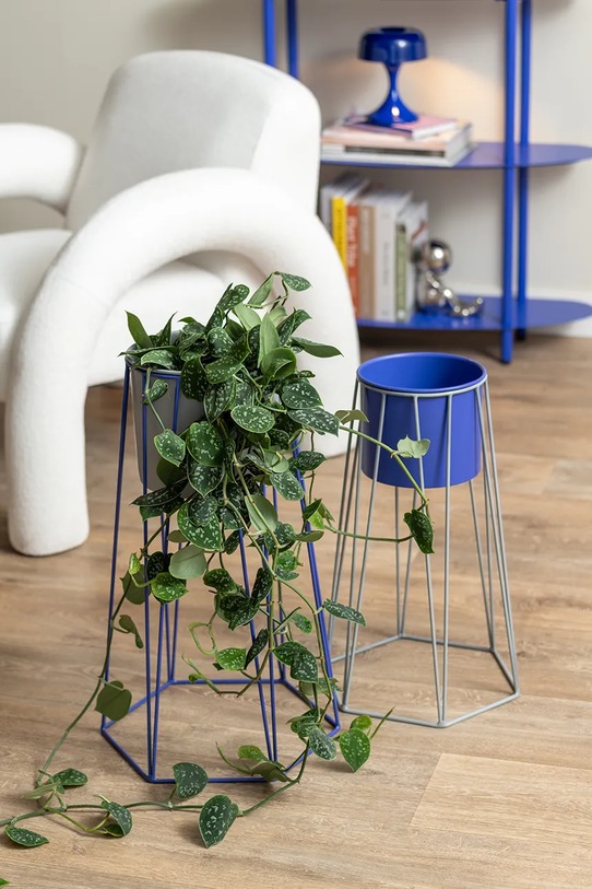 Salon i sypialnia Zestaw osłonek na doniczki ze stelażem z żelaza PT4386BL multicolor