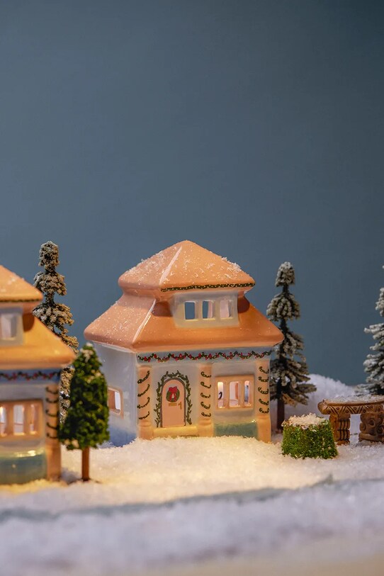 Keramická aromalampa ve tvaru domku Paddywax East Side House IN0027EU vícebarevná AA00