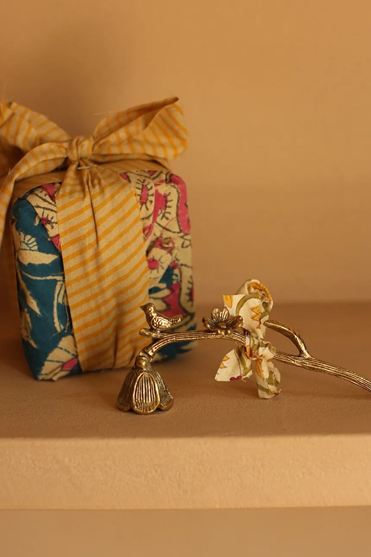 Salon i sypialnia Doing Goods gasidło do świec Chirpy 16 cm 1.20.30.046.099.4 żółty