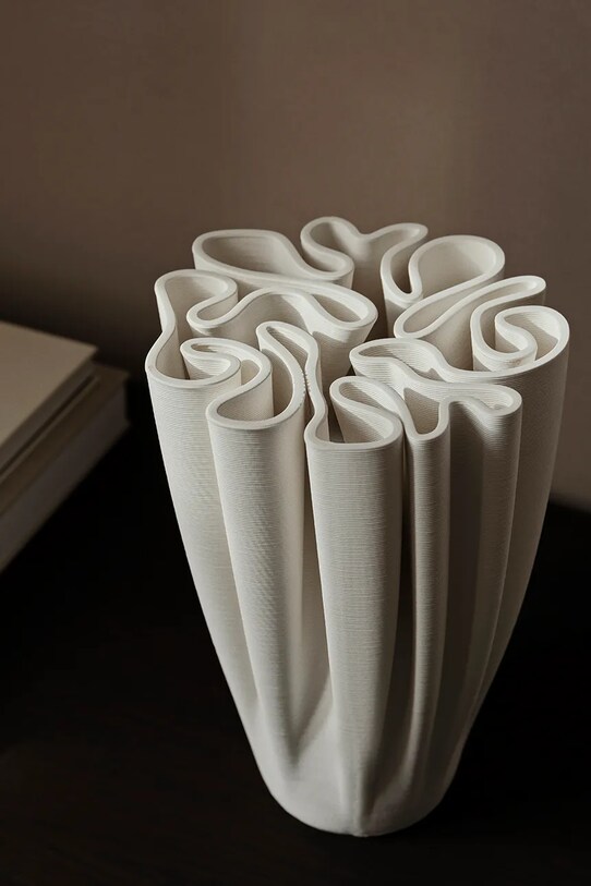 ferm LIVING wazon dekoracyjny Dedali 1104269012 biały