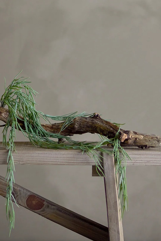 Salon i sypialnia Bloomingville sztuczna roślina Tilandsia Plant 110 cm 82061497 multicolor