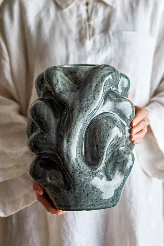 Salon i sypialnia Bloomingville wazon dekoracyjny Vuelle 24,5 x 30,5 cm 82062702 szary