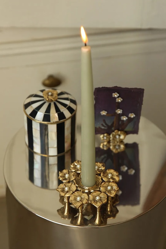 Декоративний свічник Doing Goods Zoey Flower 11 x 11 x 2,5 cm жовтий 1.20.30.048.923.3