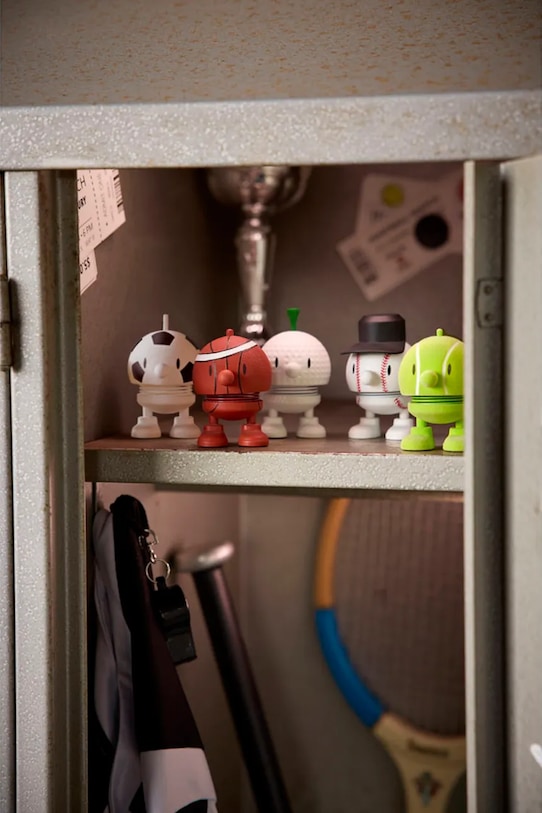 Hoptimist figurka dekoracyjna Basketball Bumble 5,9 x 7,6 cm czerwony 35669