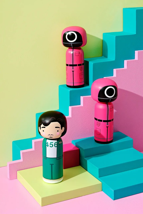 Salon i sypialnia Lucie Kaas figurka dekoracyjna Kokeshi x Squid Game 14,5 cm SI02SGGU1 multicolor