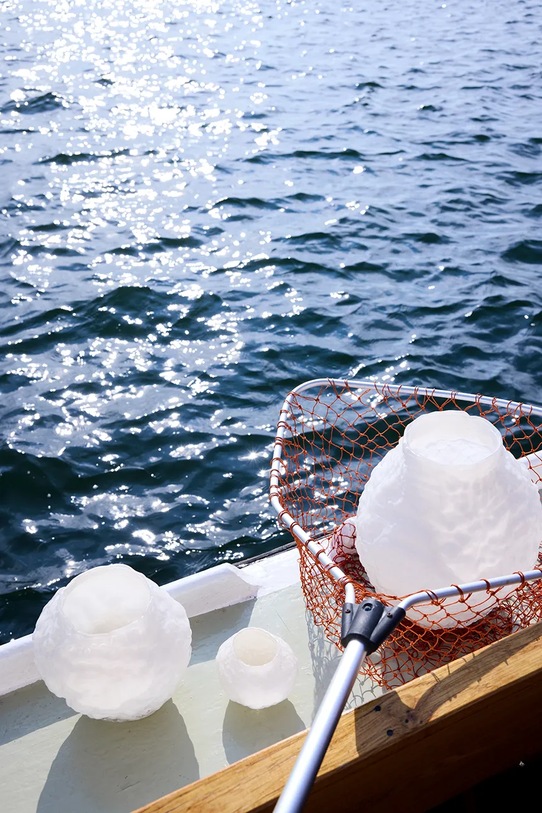 Byon wazon dekoracyjny ze szkła barwionego 19 x 17 x 17,5 cm biały 5280608202