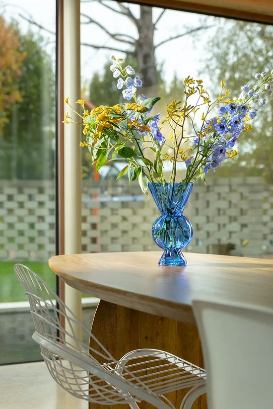 &K Amsterdam wazon dekoracyjny z kamionki 28,5 cm 3549.05 niebieski AA00