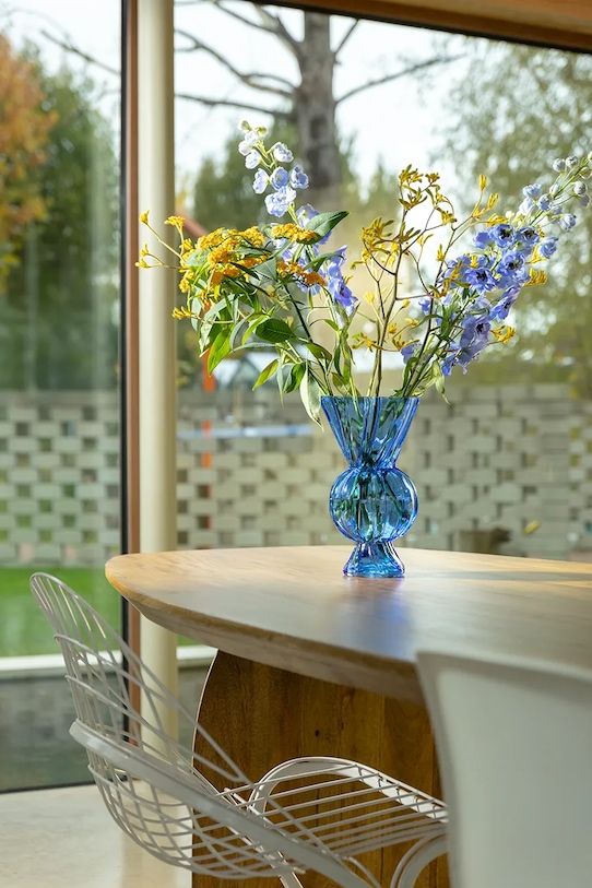 &K Amsterdam wazon dekoracyjny z kamionki 28,5 cm 3549.05 niebieski AA00