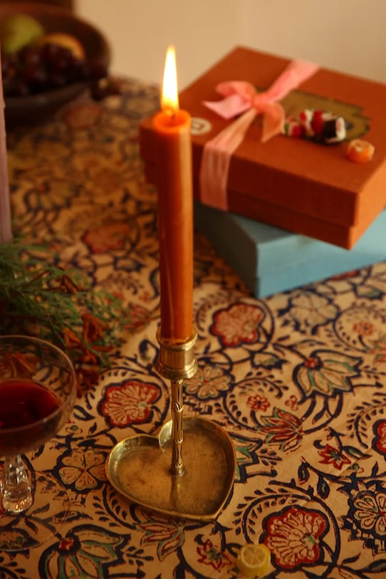 Doing Goods świecznik dekoracyjny mosiężny 10 x 14 x 10 cm 1.20.30.034.926.3 żółty AA00