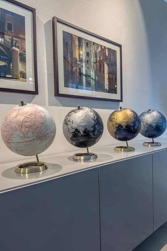 Troika globus dekoracyjny z metalu szczotkowanego 25 x 25 x 31 cm niebieski TRG2507.DBGO.AB