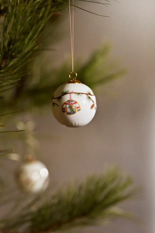 Игрушка на ёлку Kähler Hammershoi Christmas Bauble 2025 6 cm 693148 белый