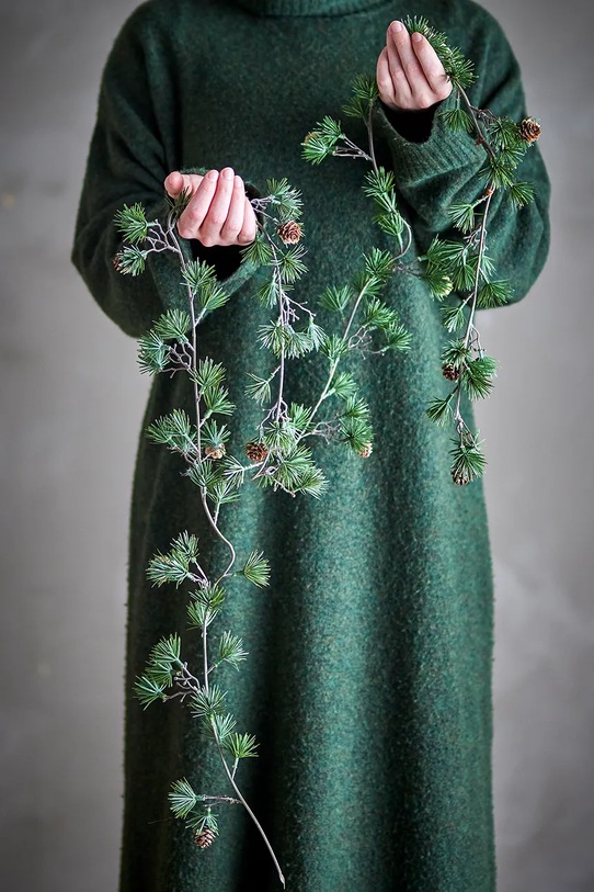 Bloomingville łańcuch dekoracyjny Cedar Garland 8 x 200 cm zielony 82072373