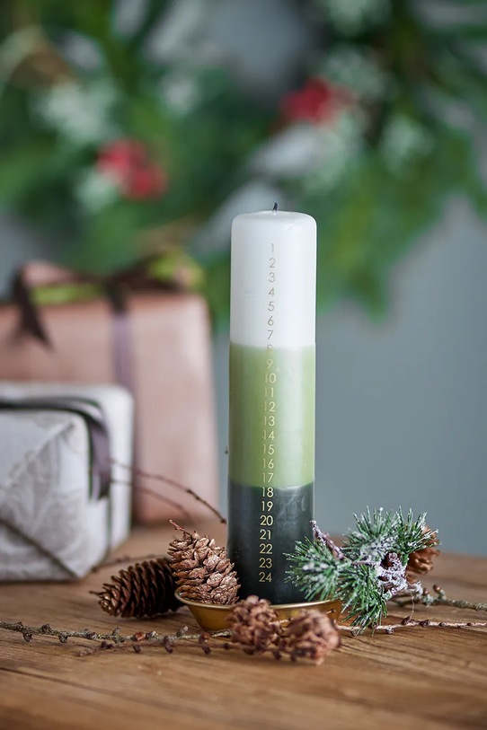 Bloomingville świeca adwentowa Dip Dye Candle 5 x 25 cm 82068415 zielony AA00
