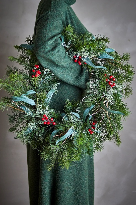 Bloomingville wieniec świąteczny Pine Wreath 60 x 12 cm 82072344 zielony AA00