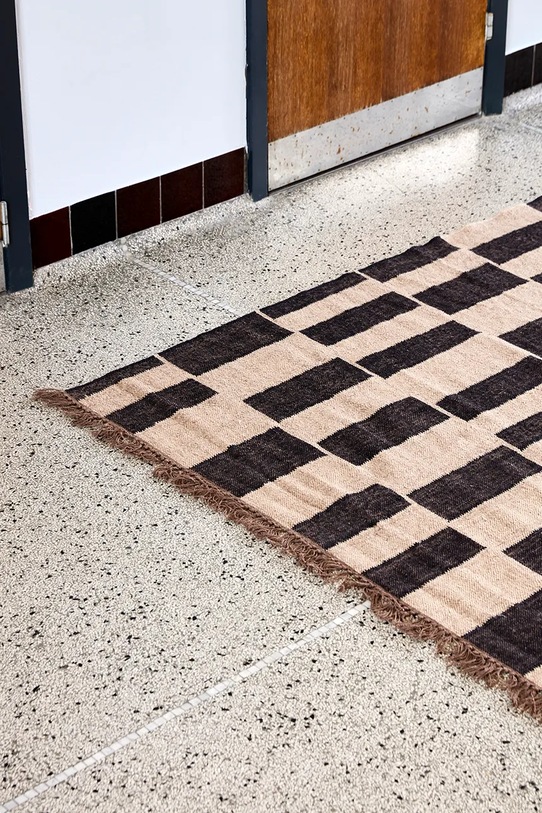 House Doctor dywan z domieszką wełny HDGraph 160 x 230 cm 900000186 multicolor AA00